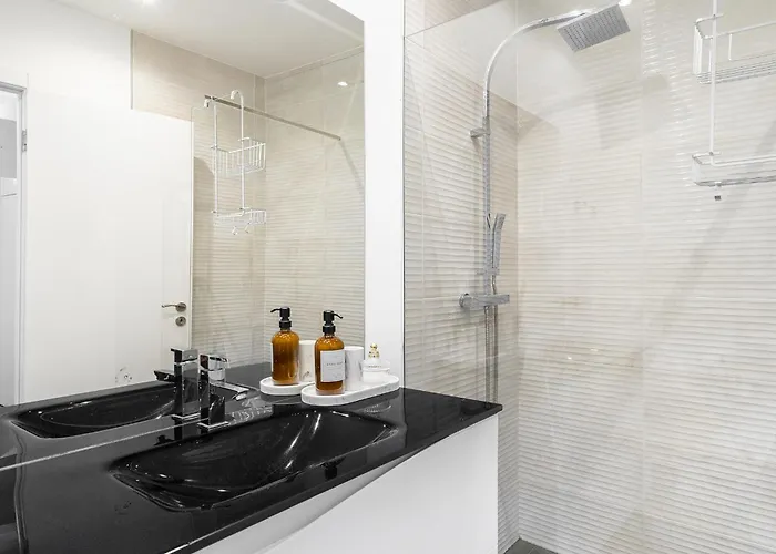Whome Suburban Serenity Family With Pool Apartamento Algés
