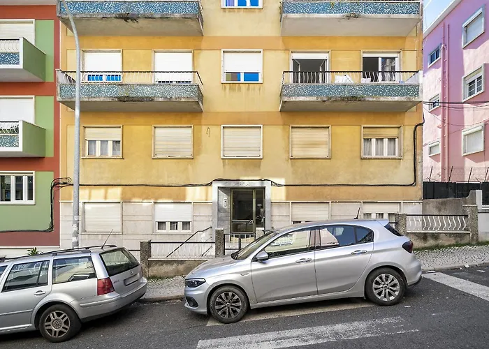 Whome Suburban Serenity Family With Pool Apartamento Algés